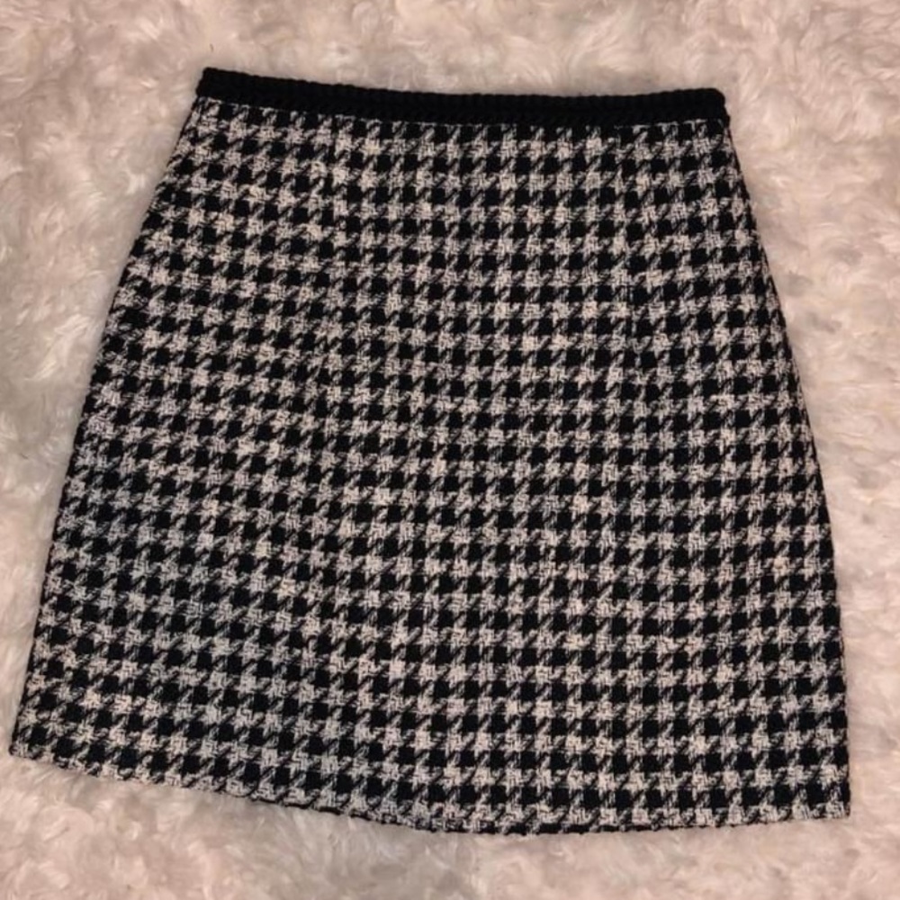 BRAND NEW!! Zara Skirt